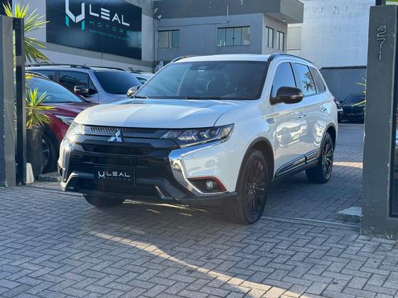 MITSUBISHI OUTLANDER 3.0 MIVEC V6 GASOLINA HPE-S AWD AUTOMÁTICO